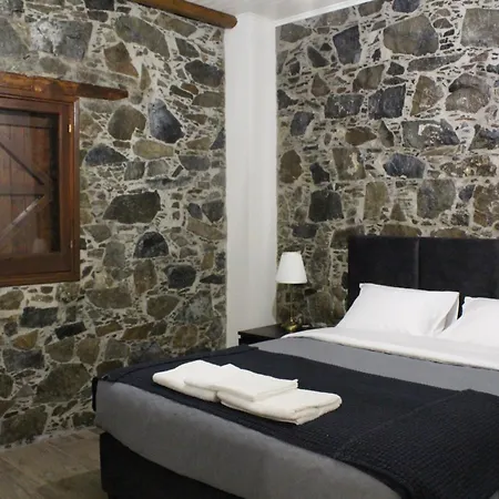 To Petrino 2 -authentic Comfort In The Heart Of Kalopanayiotis Διαμέρισμα