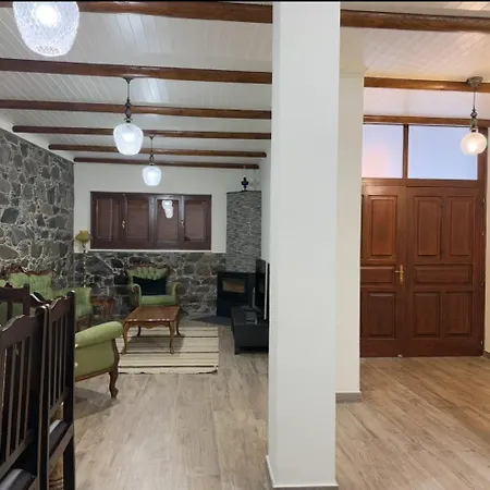 Διαμέρισμα To Petrino 2 -authentic Comfort In The Heart Of Kalopanayiotis Καλοπαναγιώτης